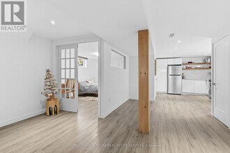 2112 Amesbury Crescent in Burlington, ON - Building Photo - Building Photo