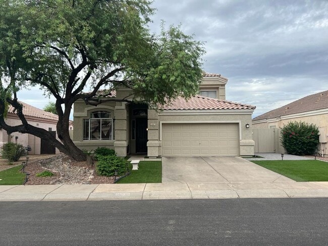 property at 650 W Kent Pl