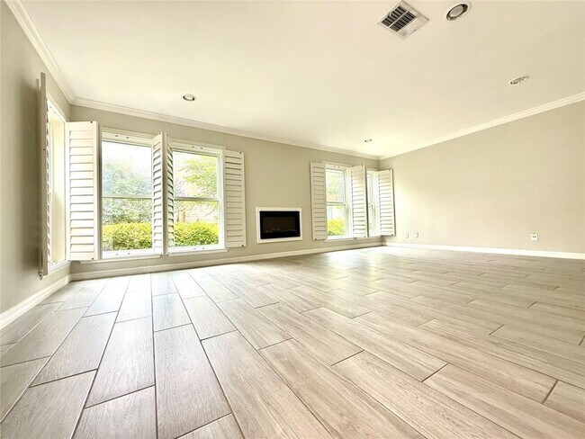 12625 Memorial Dr in Houston, TX - Building Photo - Building Photo