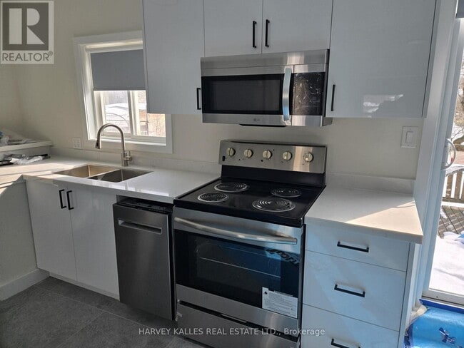 111 McAllister Rd in Toronto, ON - Building Photo - Building Photo