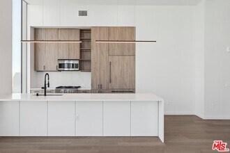 800 Broadway in San Diego, CA - Building Photo - Building Photo
