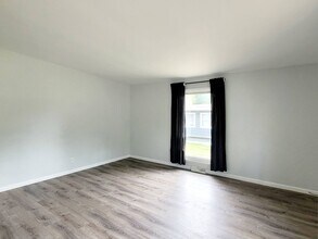 1011 Marcia St SW in Wyoming, MI - Building Photo - Building Photo