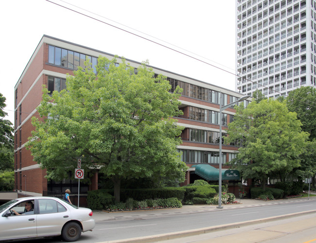 Winston Place in Toronto, ON - Building Photo - Primary Photo