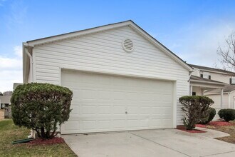 8145 Rosberg Ln in Charlotte, NC - Foto de edificio - Building Photo