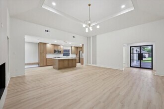 7060 Burlington Dr in Beaumont, TX - Foto de edificio - Building Photo