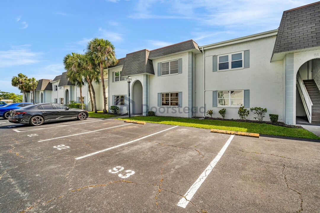 373 S McMullen Booth Rd, Unit apt 92 in Clearwater, FL - Building Photo