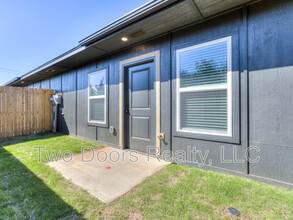 10904 Oak Holw Ln in Oklahoma City, OK - Building Photo - Building Photo