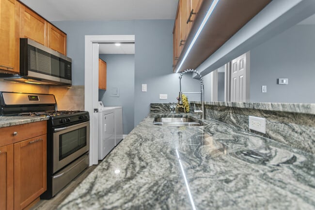7950 163rd Pl in Tinley Park, IL - Building Photo - Building Photo