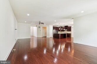 42938 Courtland Chase Square in Ashburn, VA - Building Photo - Building Photo