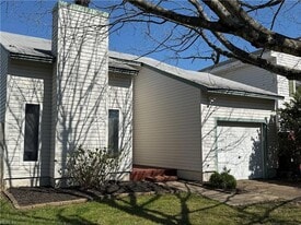 1729 Dylan Dr in Virginia Beach, VA - Building Photo