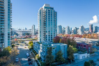 Creekside in Vancouver, BC - Building Photo - Building Photo