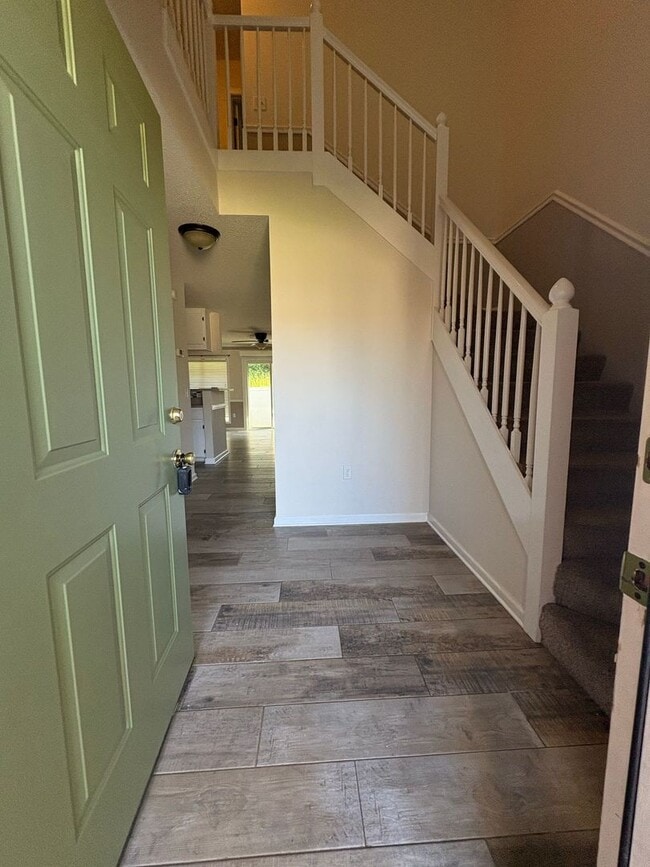 170 N Spring View Dr in Enterprise, AL - Foto de edificio - Building Photo