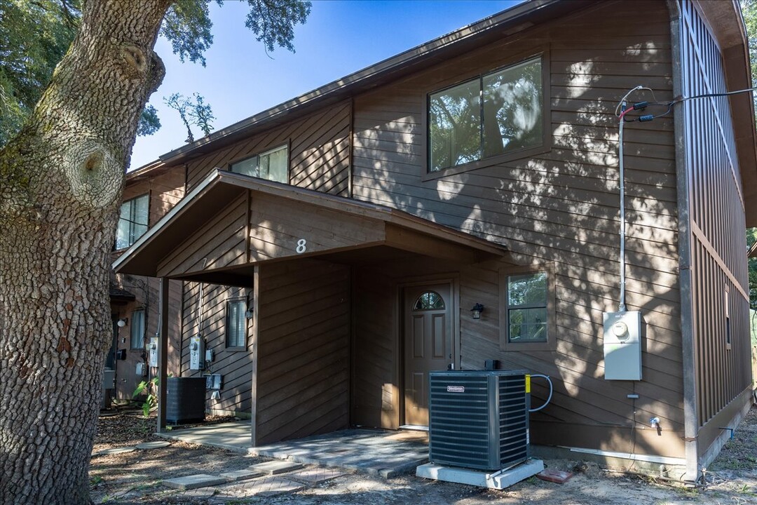 2028 Americus Ave-Unit -#8 in Pensacola, FL - Building Photo