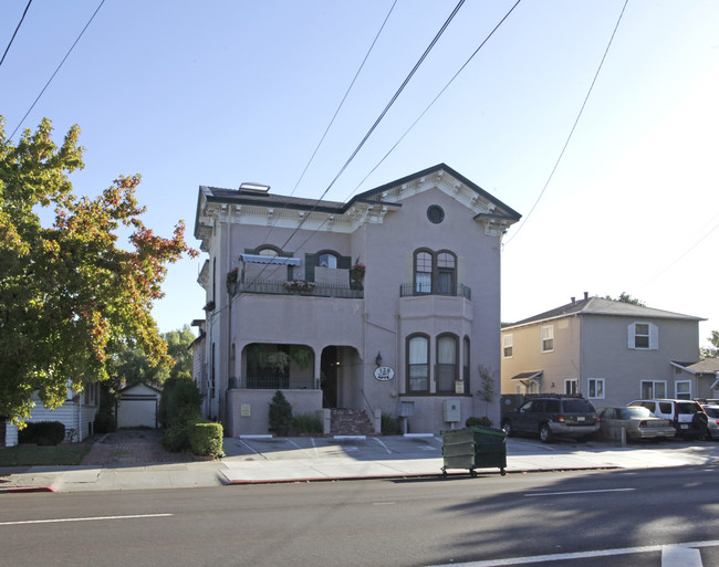 128 N 10th St in San Jose, CA - Foto de edificio - Building Photo