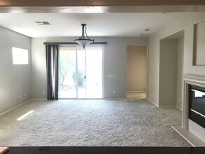 8833 Sherwood Park Dr in Las Vegas, NV - Building Photo - Building Photo