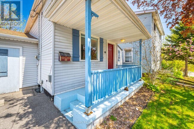 16 Royal Ave in Hamilton, ON - Building Photo - Building Photo