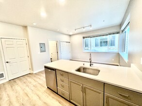 2330 Yakima Ct in Tacoma, WA - Building Photo - Building Photo