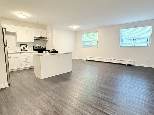 20 Bradmon Dr in St Catharines, ON - Building Photo - Building Photo