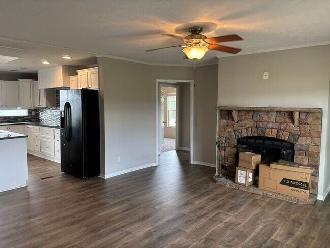 1349 Neill Sinclair Rd in Raeford, NC - Building Photo - Building Photo