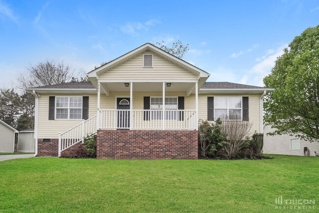 property at 868 Loch Lomond Cir
