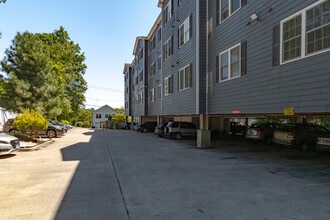 Pleasantview Apartments in Bridgeport, CT - Building Photo - Building Photo