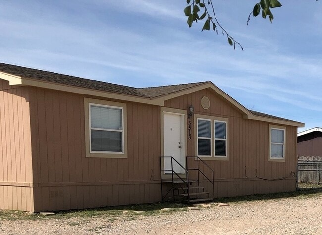 3513 Smith St in Artesia, NM - Building Photo - Building Photo