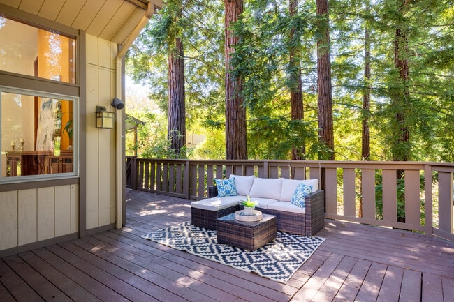 128 Alamo Sq, Unit 128