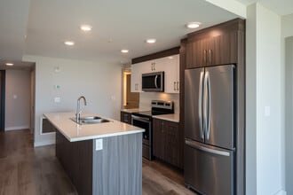 Central Tower Apartments in Edmonton, AB - Building Photo - Interior Photo