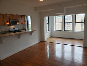 3900 14th St NW, Unit 610 in Washington, DC - Building Photo - Building Photo