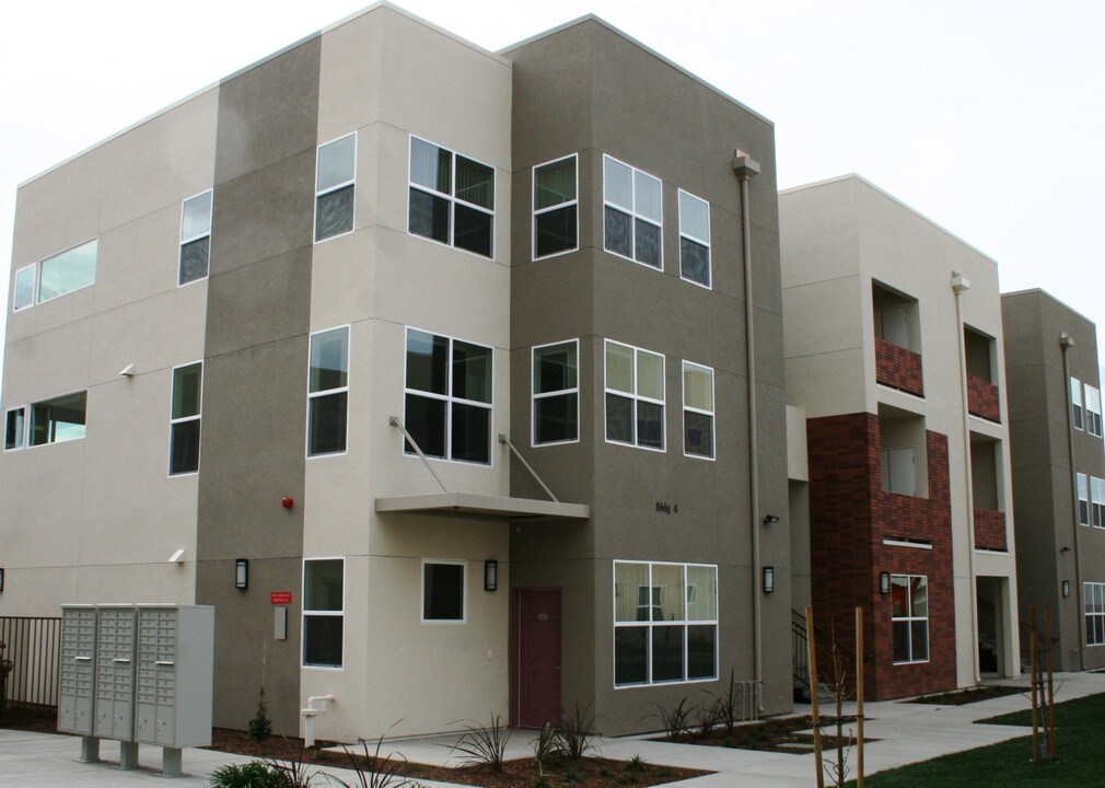 Residences at Old Town Kern in Bakersfield, CA - Foto de edificio