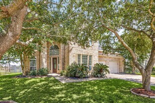 7711 Summer Shore Dr in Rosenberg, TX - Building Photo