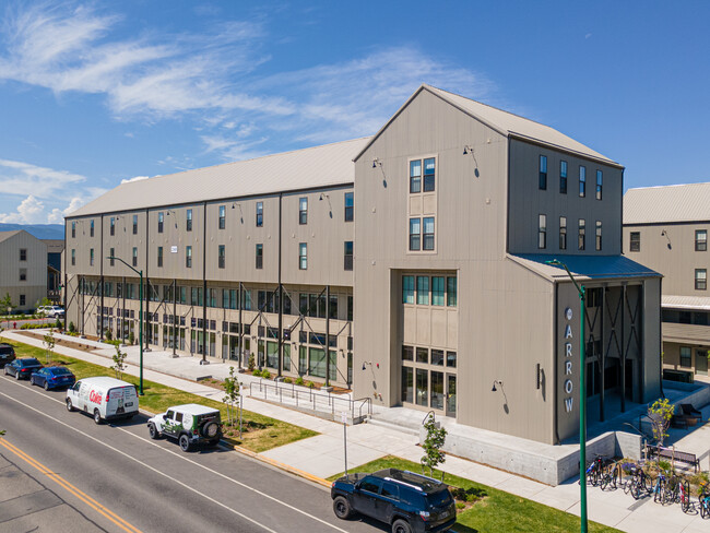 The Arrow Townhomes & Flats in Bozeman, MT - Foto de edificio - Building Photo