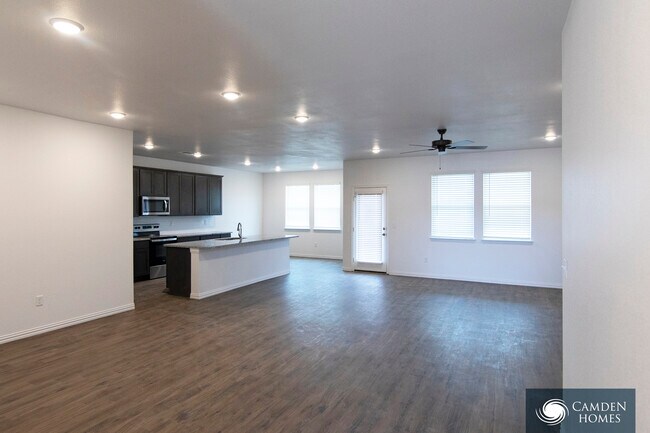 1455 Cedarhurst Dr in Waxahachie, TX - Building Photo - Building Photo