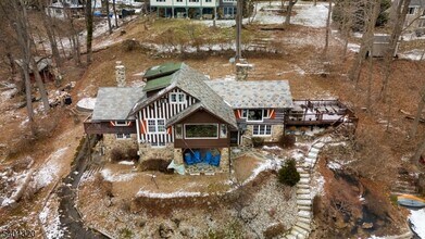 77 W Shore Trail in Sparta, NJ - Building Photo - Building Photo