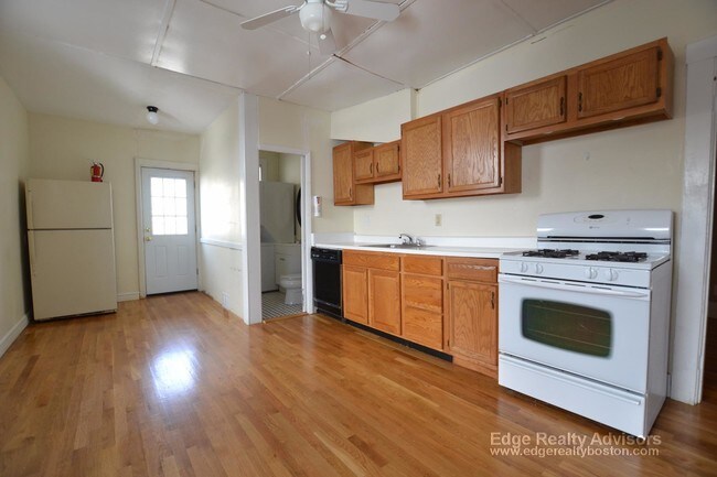 55 Leicester St, Unit 2 in Boston, MA - Foto de edificio - Building Photo