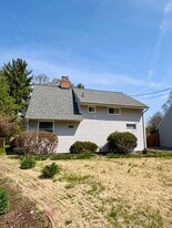 6007 Crawford Dr in Rockville, MD - Building Photo