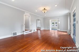 145 E Magnolia Ave in San Antonio, TX - Building Photo - Building Photo