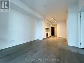 2 Erskine Rd in Mississauga, ON - Building Photo