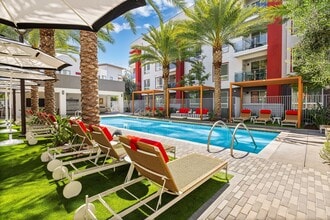 Duo Apartments in San Jose, CA - Foto de edificio - Building Photo