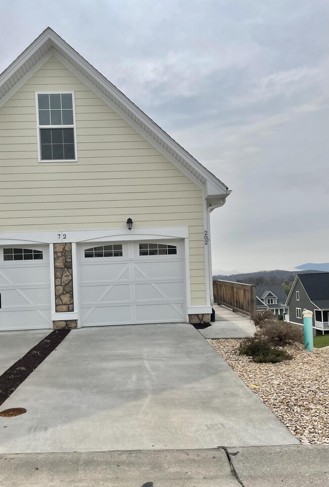 property at 72 Windgate Cir