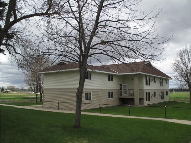 507 Division St N in Clara City, MN - Building Photo - Building Photo