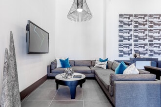 Cyan Southcreek in Overland Park, KS - Foto de edificio - Lobby