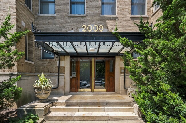 2008 16th St NW, Unit 202 in Washington, DC - Building Photo - Building Photo