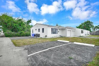 2419 Pierce St in Hollywood, FL - Building Photo - Building Photo