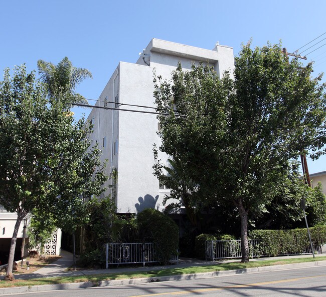 11619 Ohio Ave in Los Angeles, CA - Foto de edificio - Building Photo