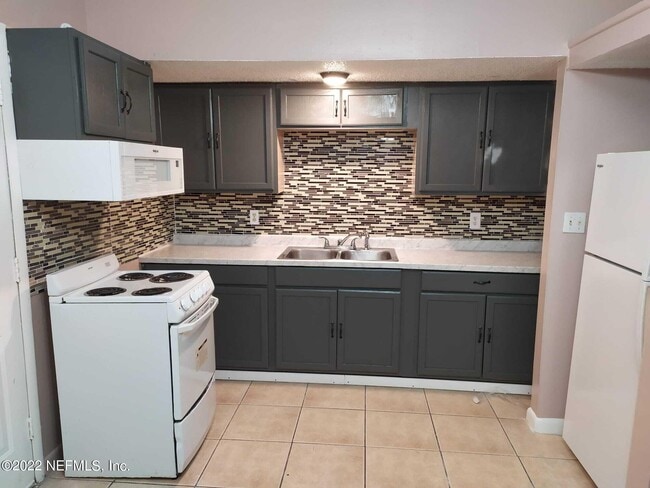 property at 8328 Metto Rd