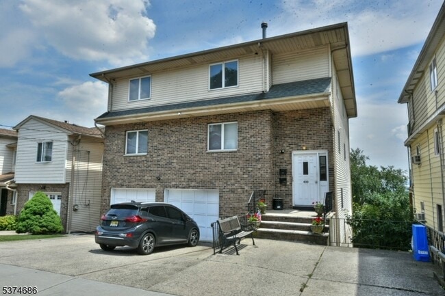property at 633 5th St