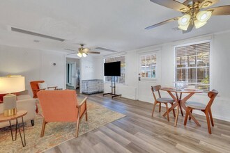 220 Mason Dr-Unit -2-3 in Savannah, GA - Foto de edificio - Building Photo