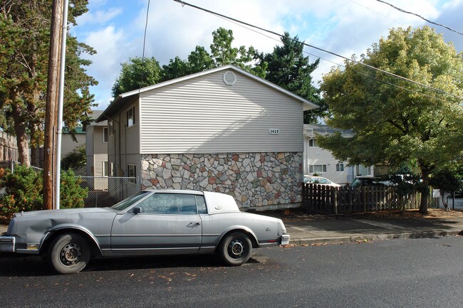 1415 Cora St in Portland, OR - Building Photo - Building Photo