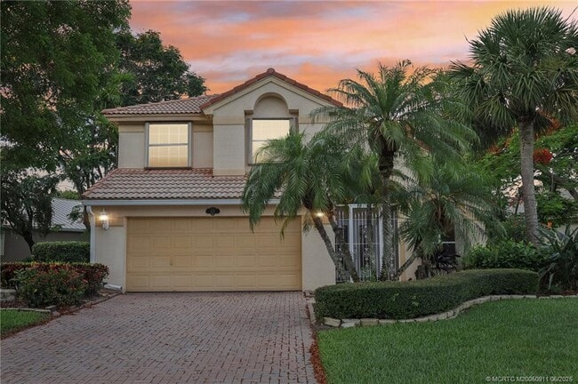 property at 907 SE Westminster Pl